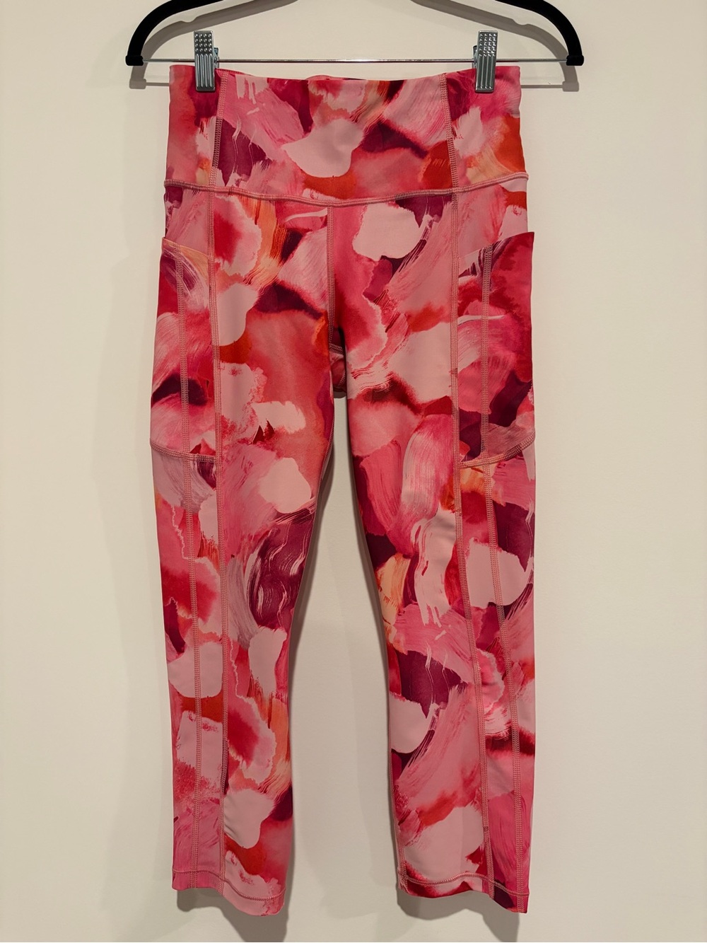 Athleta Ultimate Stash II Capri Leggings Painted Energy Coral Pink Size SP